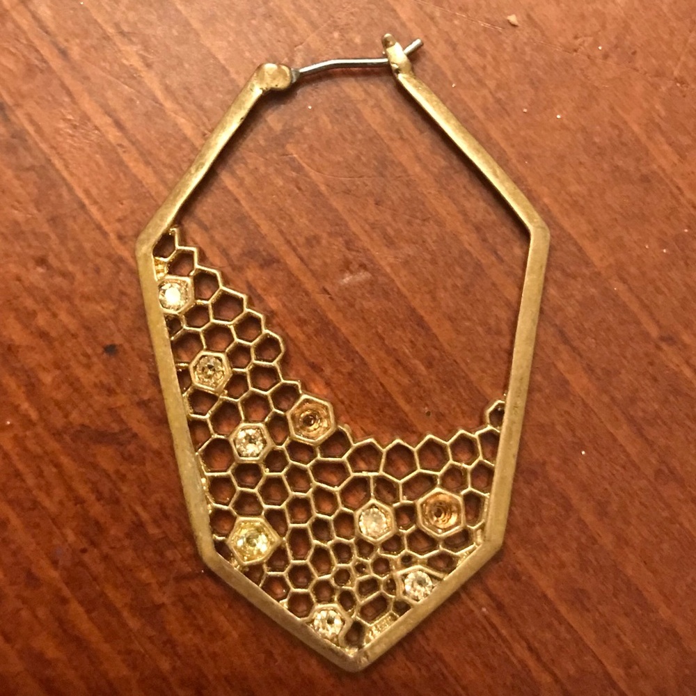 ISO earrings like these